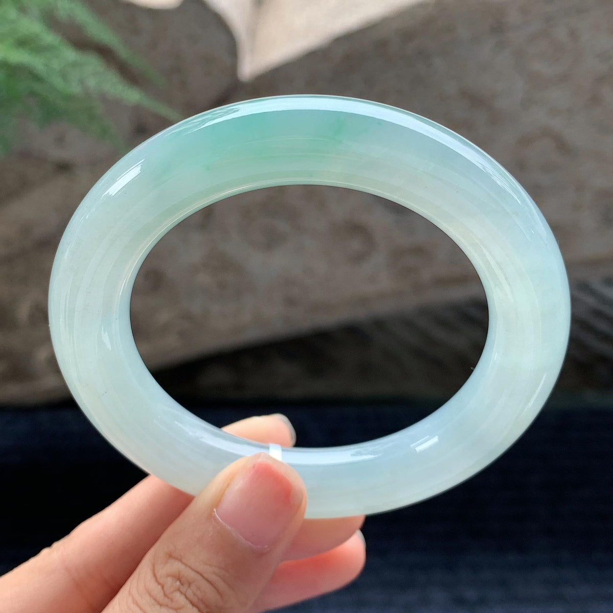 糯冰种晴水飘绿圆条手镯 56.5圈 天然A货缅甸翡翠（yc694794）