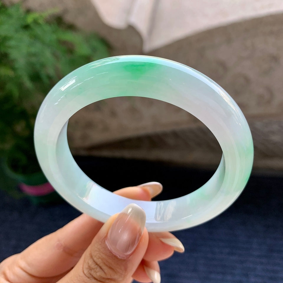 糯冰种飘绿花平安镯（56.7mm）（yc079668）