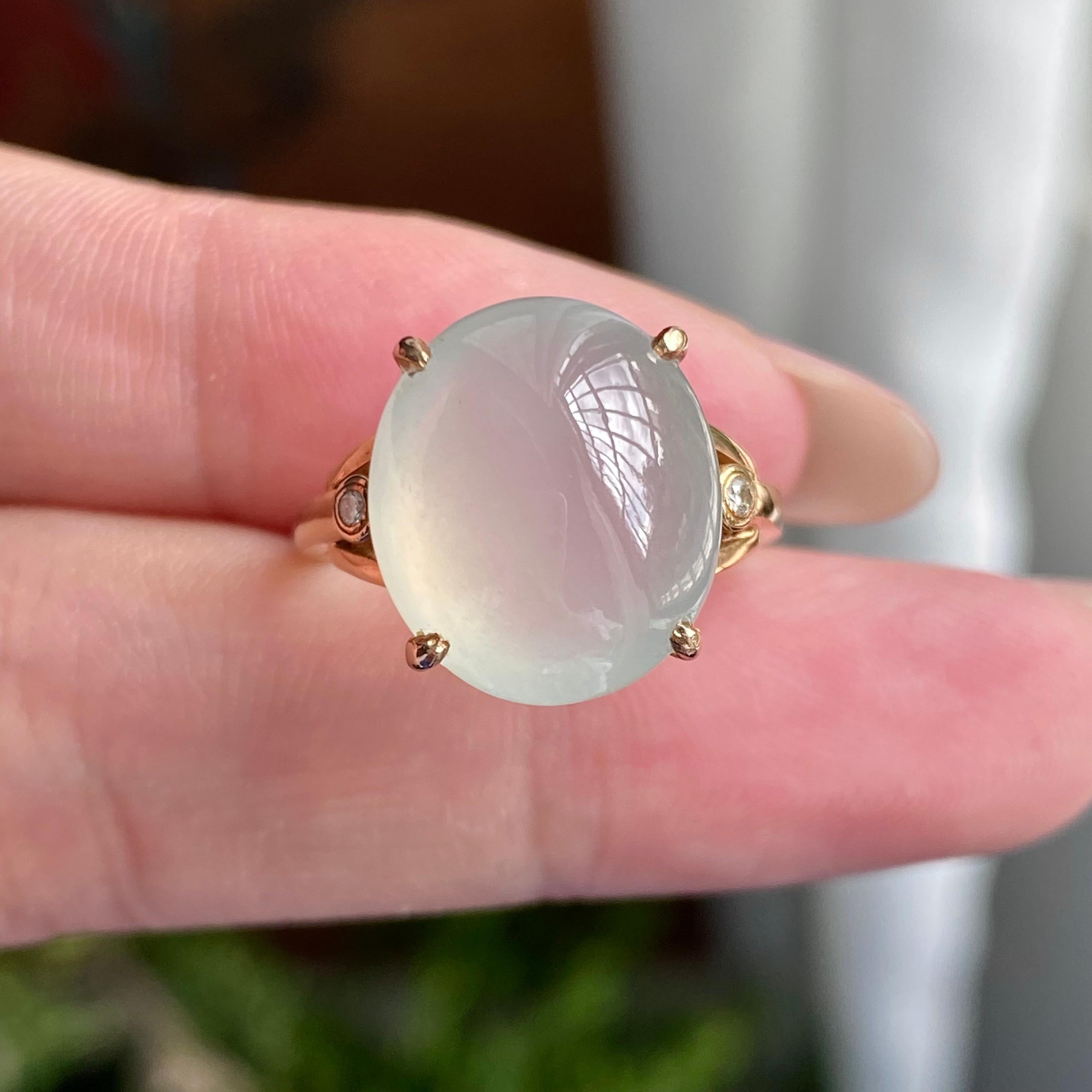 18k金钻镶冰种白月光蛋面戒指（yc235130）