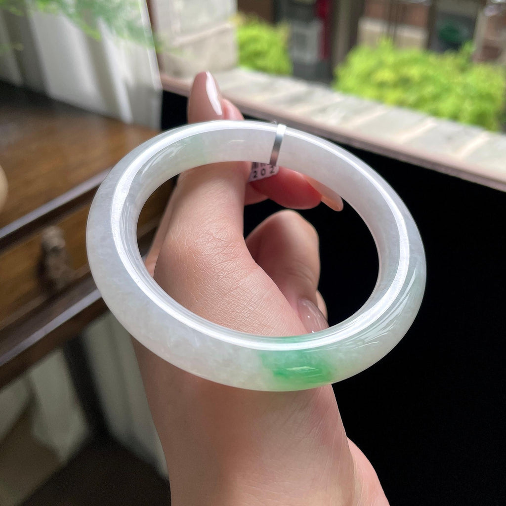 糯种翠绿白底青圆条 55.4圈 天然缅甸A货翡翠（yc696440）