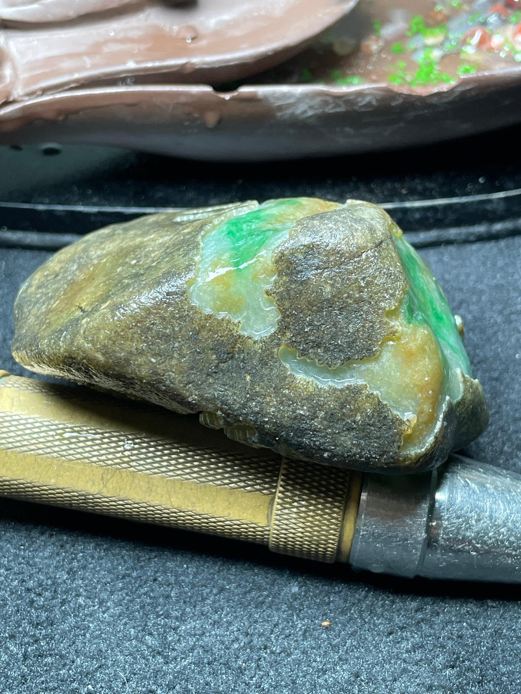 莫西沙特色黄加绿开窗料（yc693742）