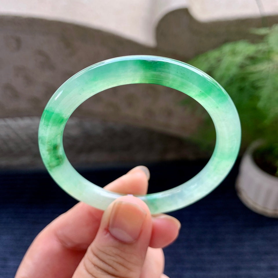 糯冰种飘绿圆条手镯（51mm）（yc117990）
