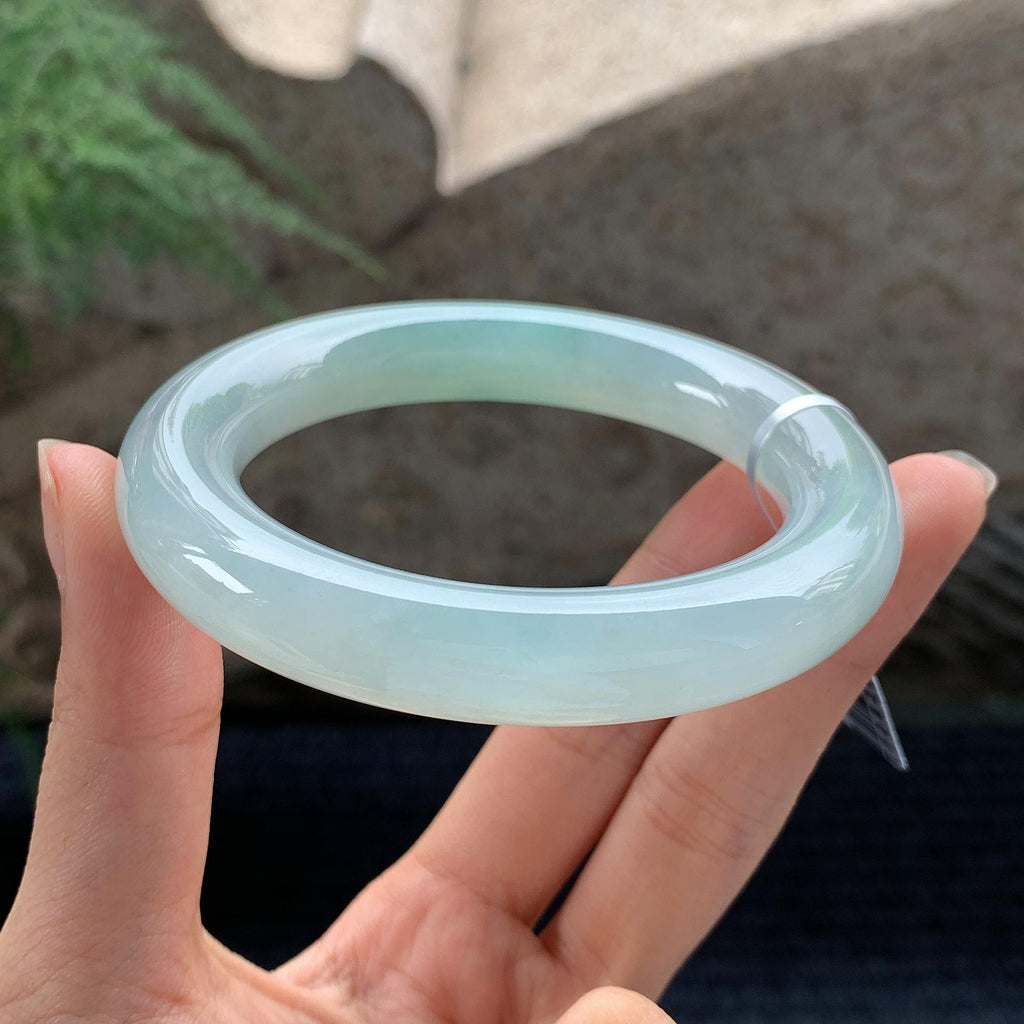 糯冰种晴水飘绿圆条手镯 56.5圈 天然A货缅甸翡翠（yc694794）