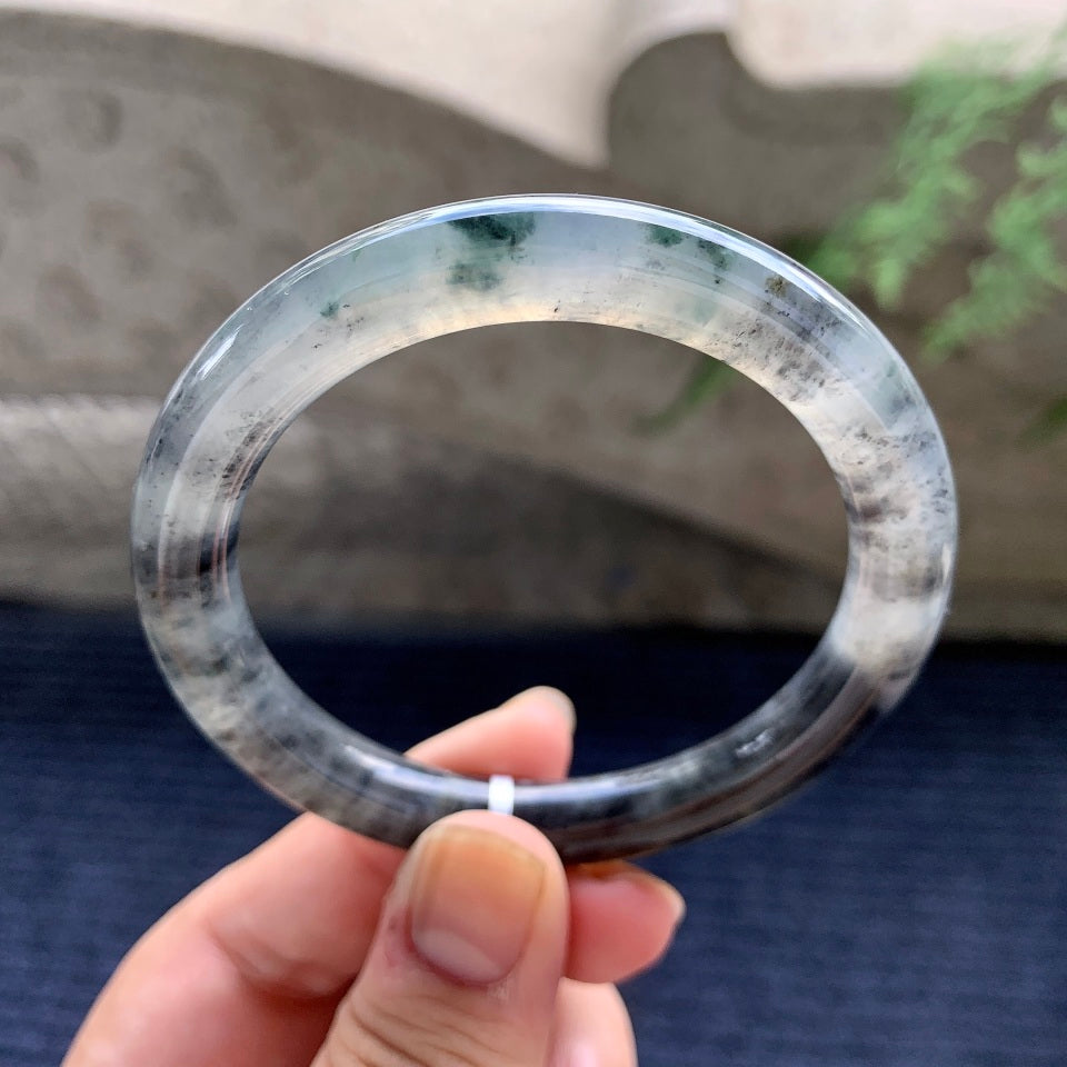 糯冰种乌鸡圆条手镯（55.5mm）（yc170445）