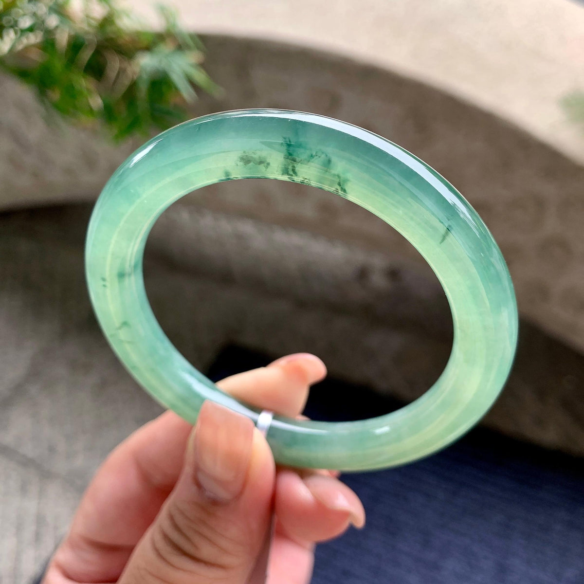 糯冰种湖水绿飘蓝花圆条手镯 55圈口 天然缅甸A货翡翠（yc701184）