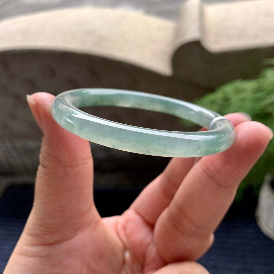 糯冰种晴底飘花圆条手镯（53.2mm）（yc101284）