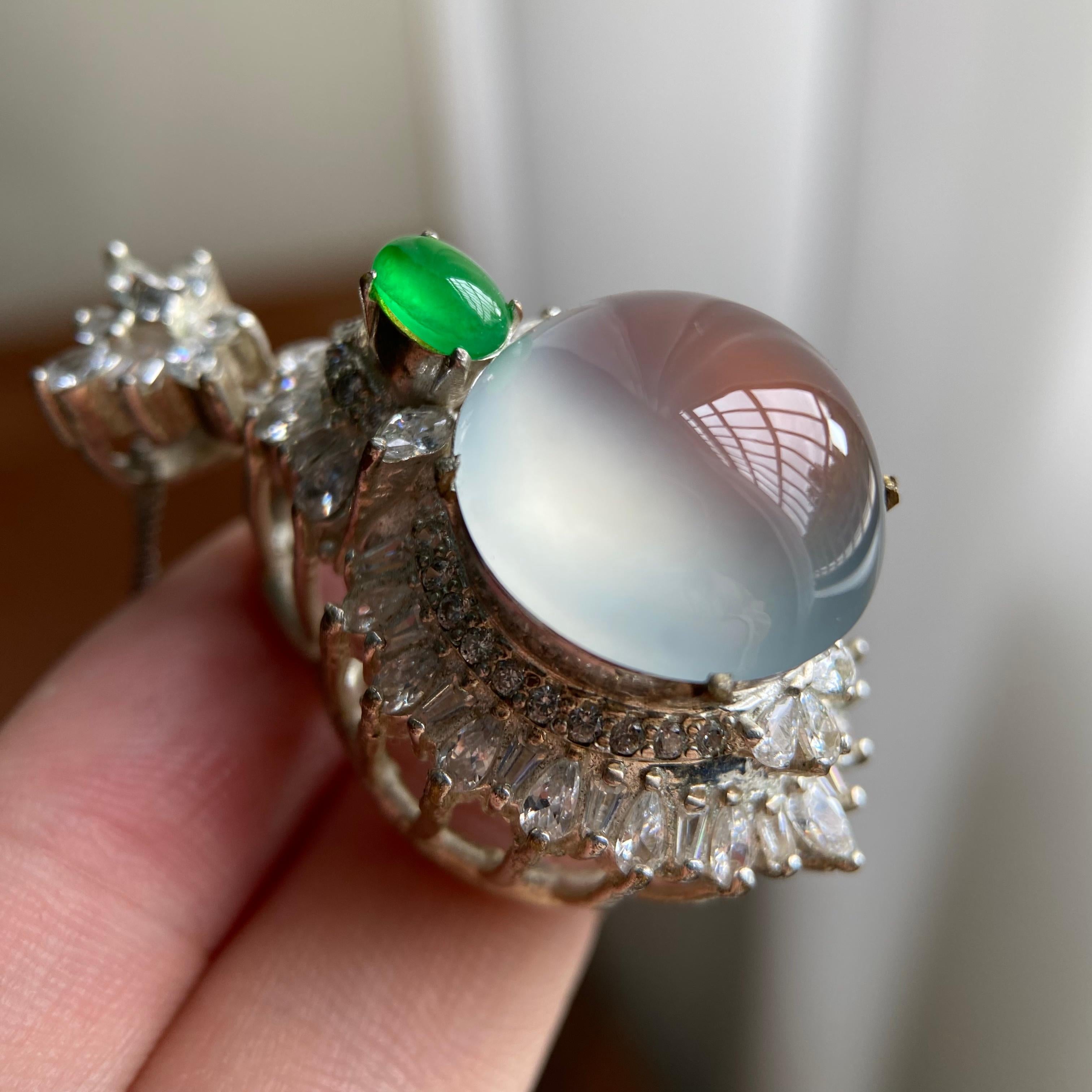 冰玻种白月光鸽子蛋吊坠裸石（yc223677）