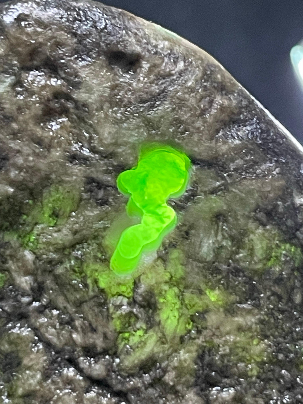 莫西沙冰飘色开窗手镯料（yc501430）