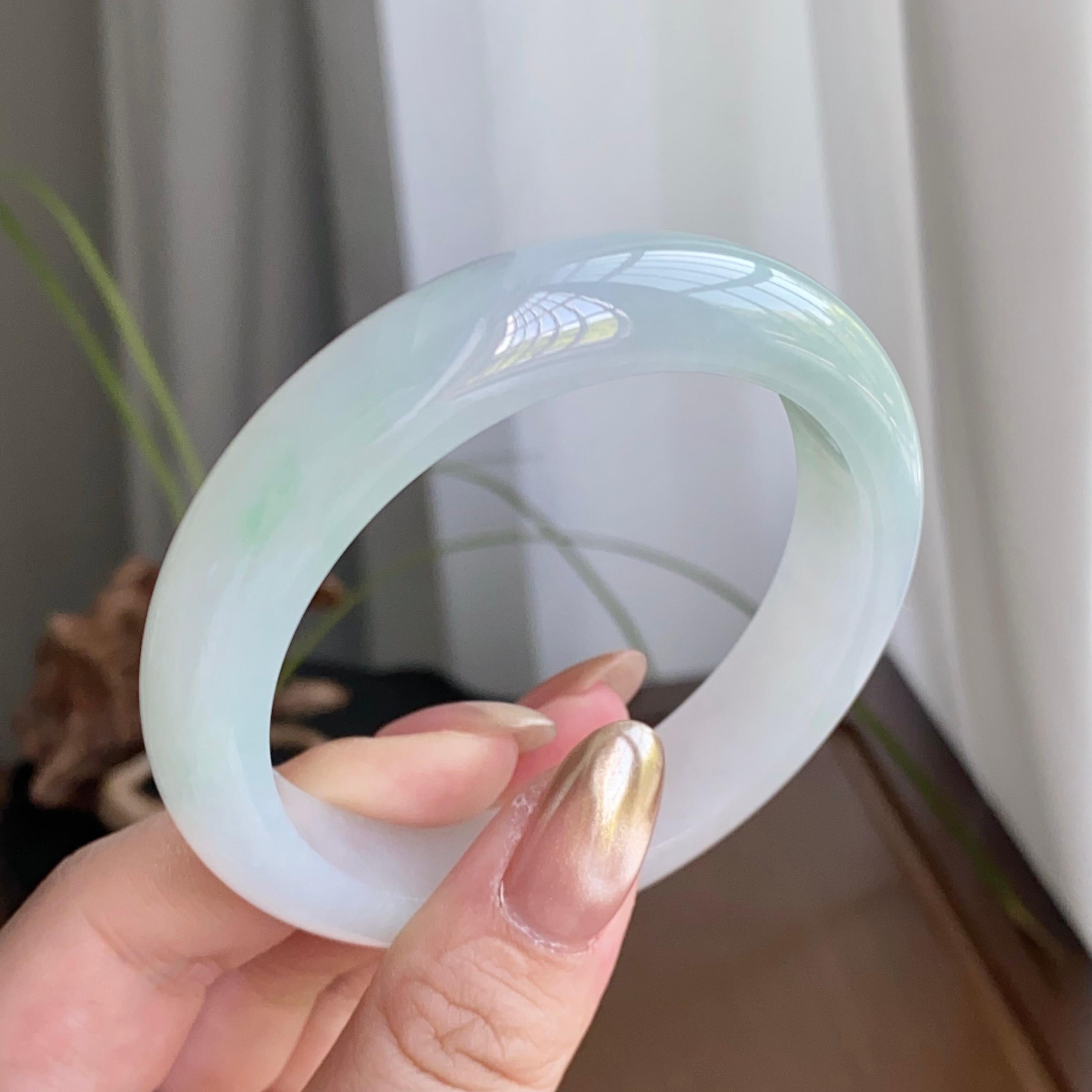 细糯种淡晴底飘金丝阳绿平安镯（55圈）（yc258187）