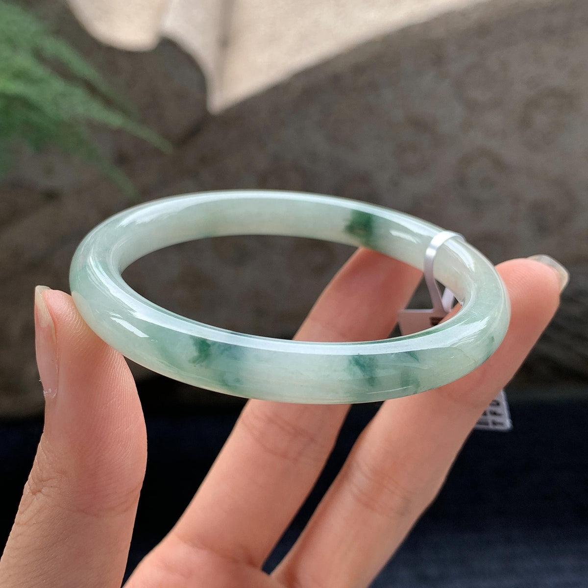 细糯种飘花圆条手镯 51.5圈 天然缅甸A货翡翠（yc696405）