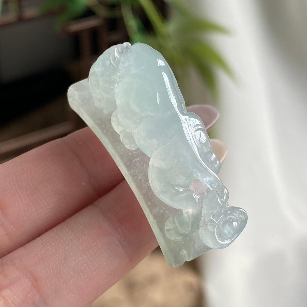 冰种晴底牛气冲天手牌（yc194505）