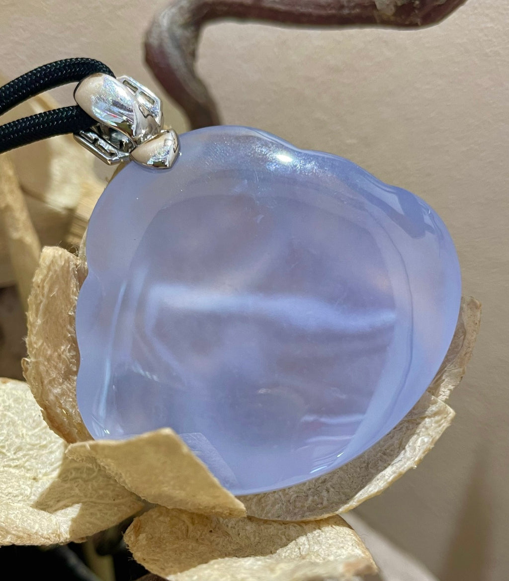 坐佛 紫韵藏温柔，一佛笑纳世间福（wg0029878）