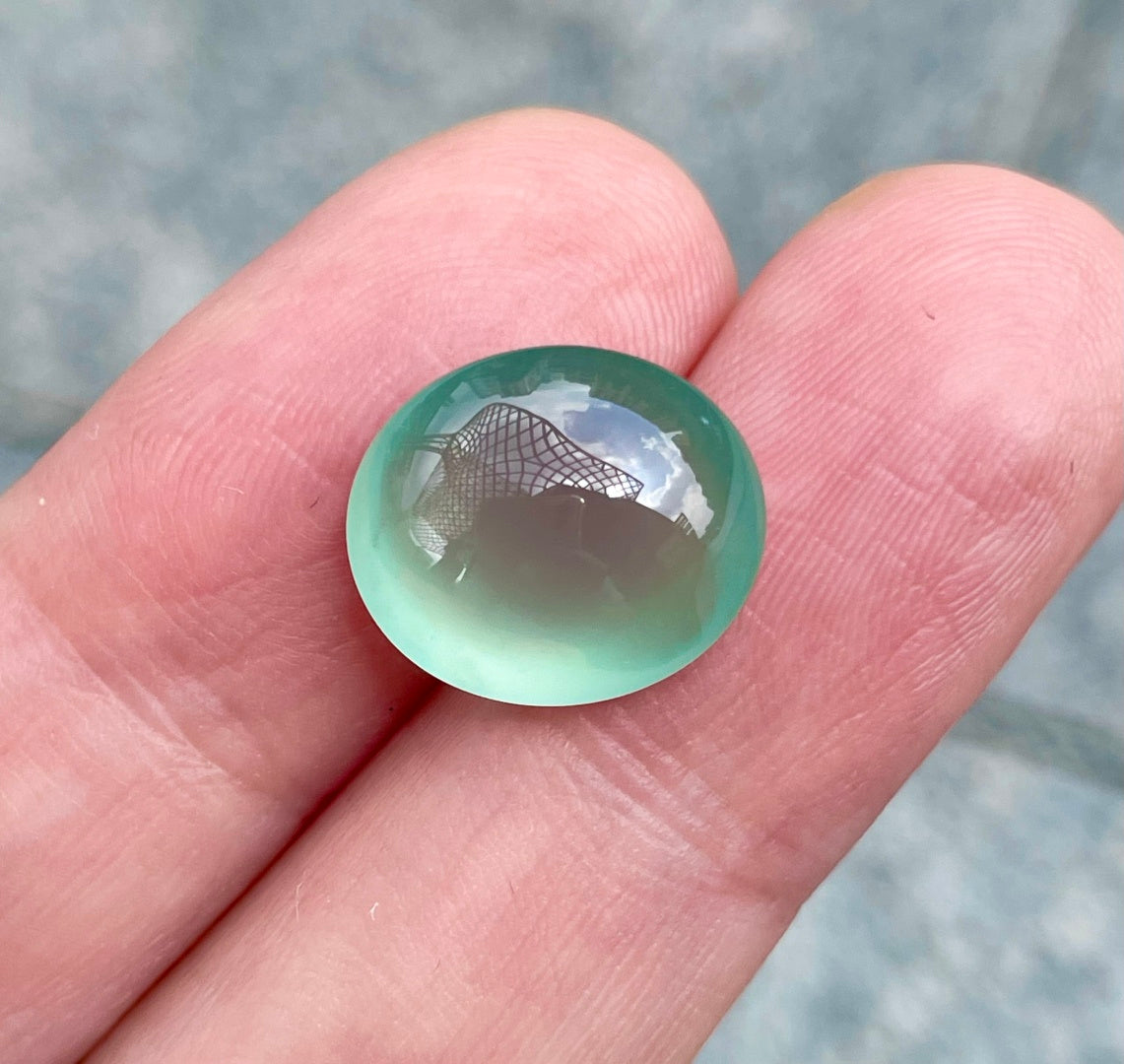 天空蓝蛋面 一汪天青，藏于方寸裸石。 （wg0031929）