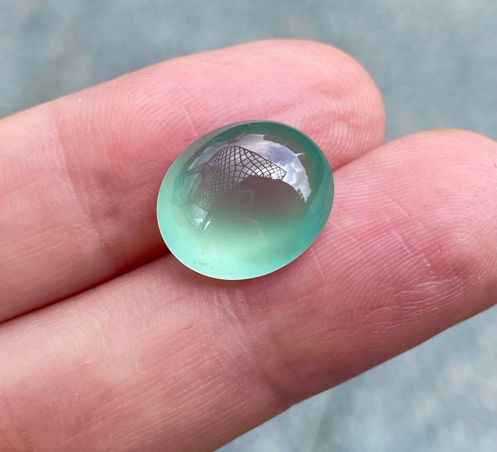 天空蓝蛋面 一汪天青，藏于方寸裸石。 （wg0031929）