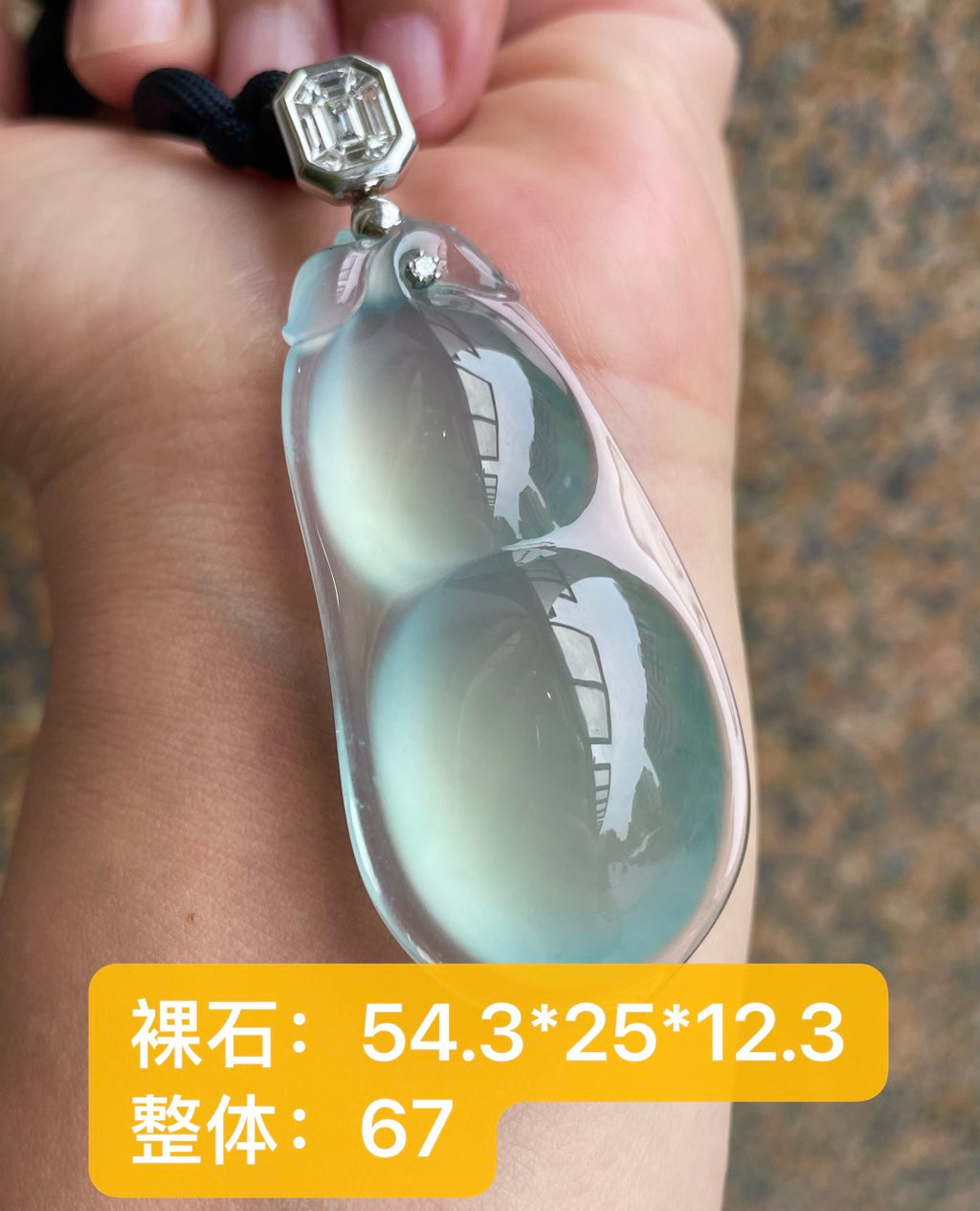 天空蓝葫芦 蓝韵随光影流转，清冷又温柔。（wg0032306）