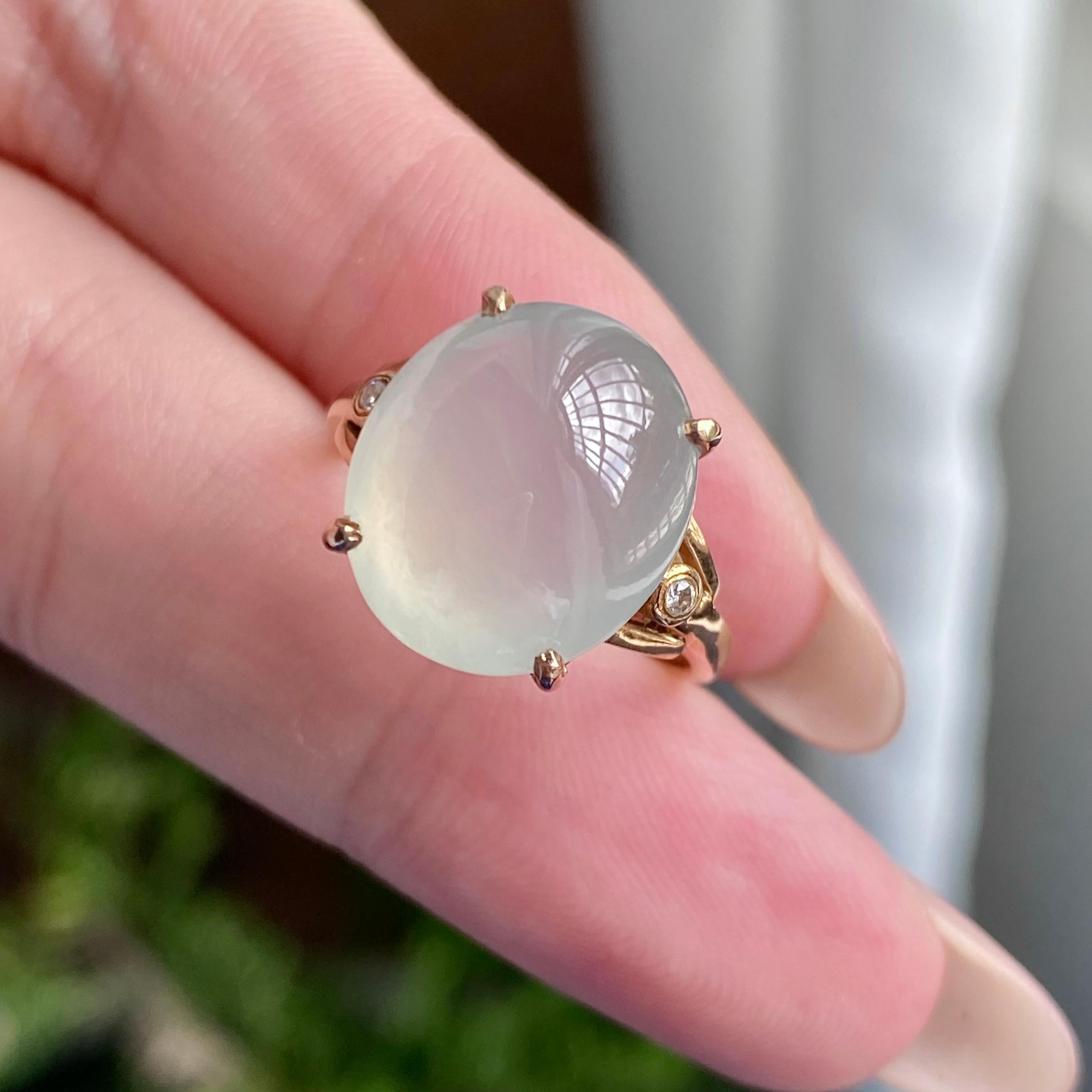 18k金钻镶冰种白月光蛋面戒指（yc235130）