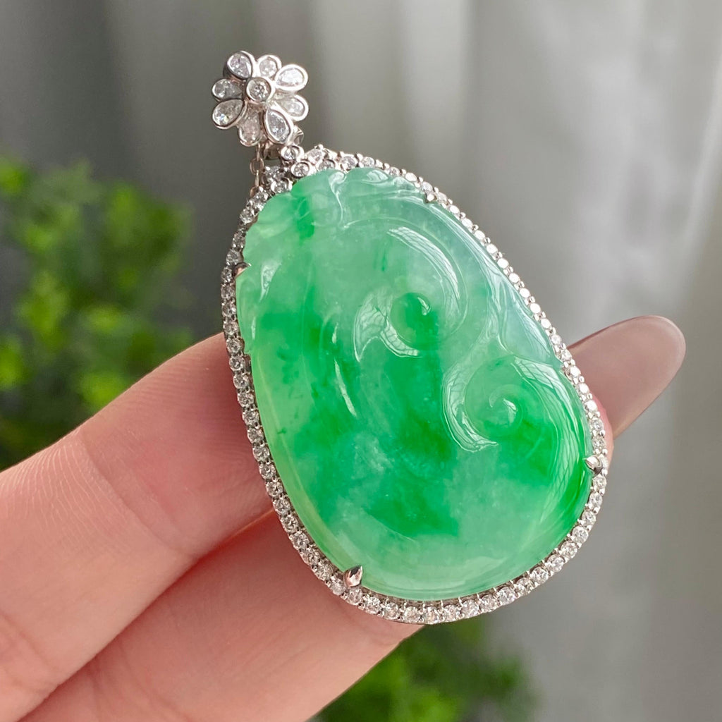 18k金钻镶糯冰种飘阳绿花如意吊坠（yc201235）