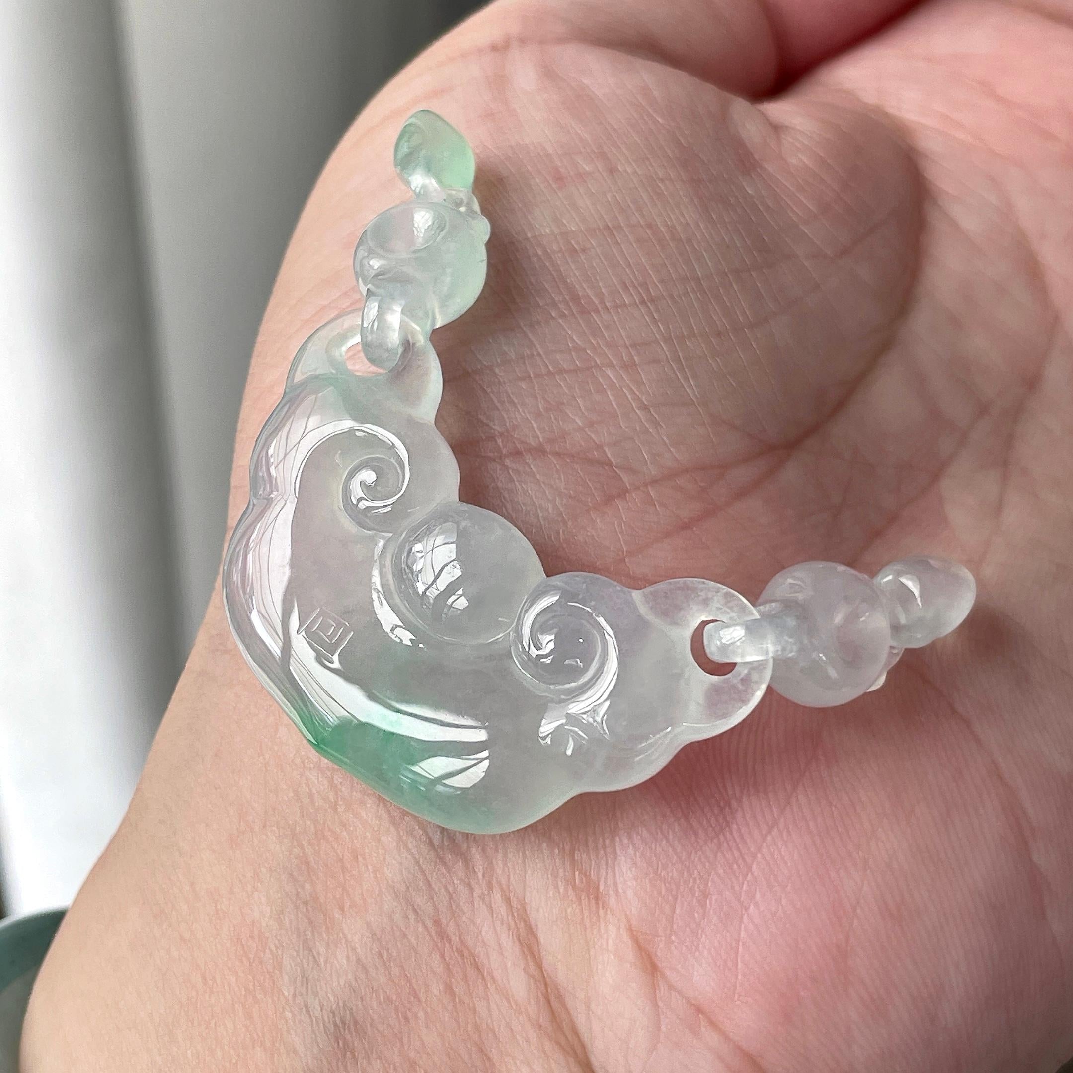 糯冰种飘翠绿如意锁吊坠 天然缅甸A货翡翠（yc508699）