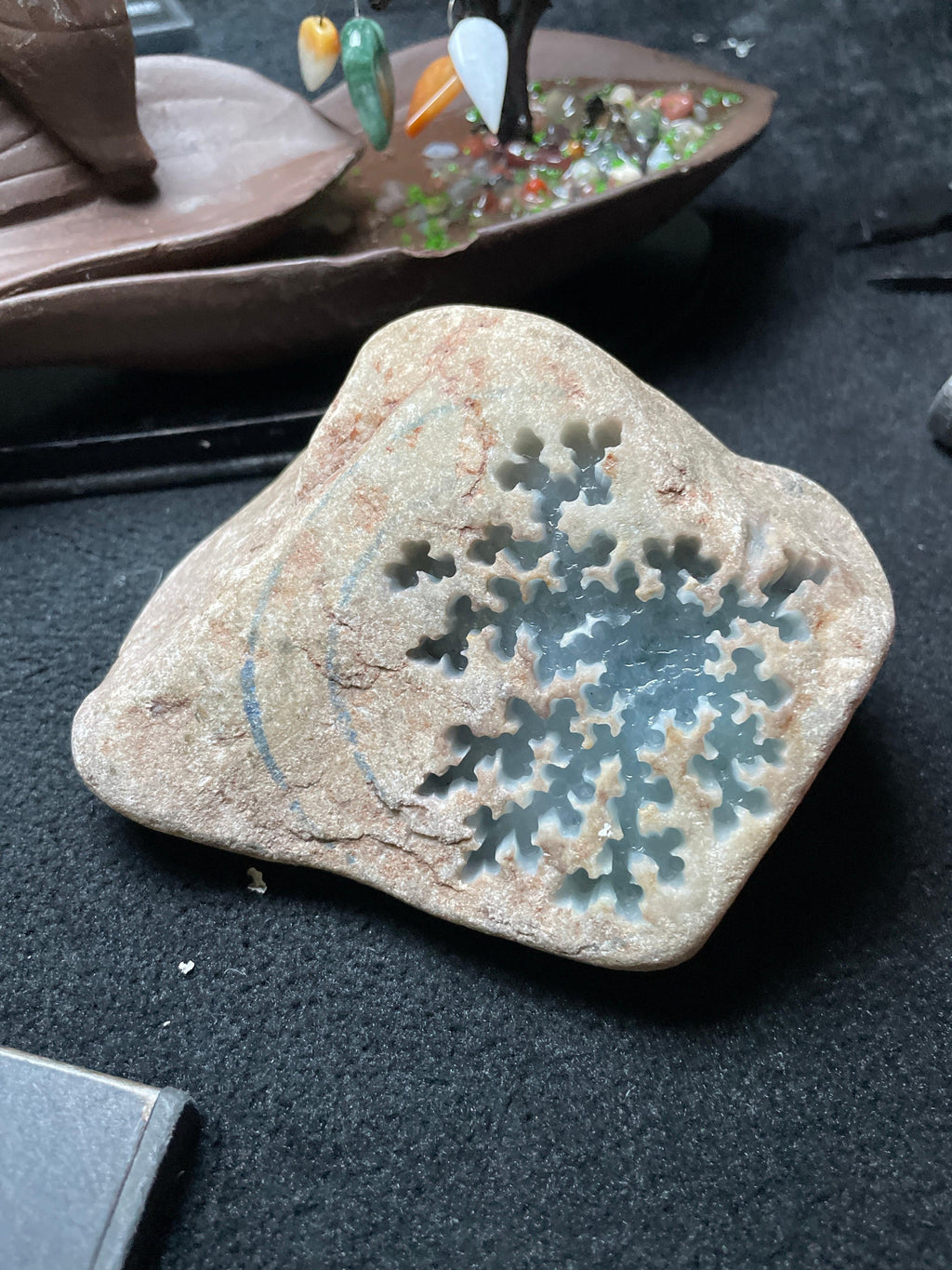 木那开窗晴底飘花手镯料（yc539110）
