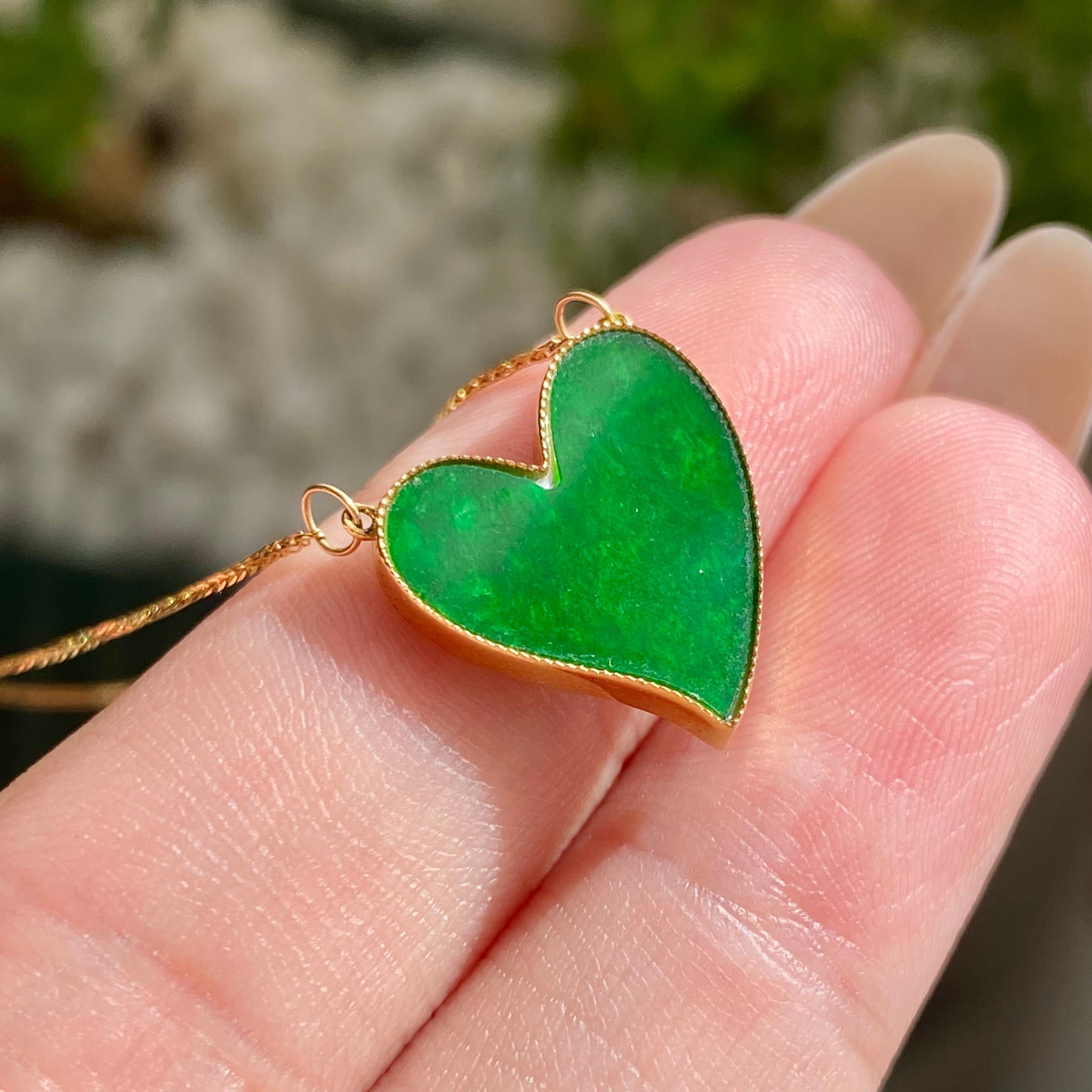 18k金镶糯冰种心形辣绿吊坠（yc216767）