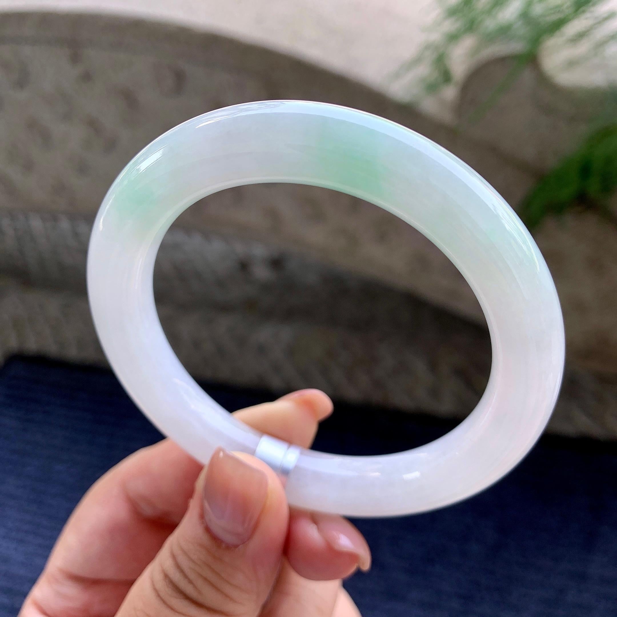 细糯种飘翠绿圆条手镯 57圈口 天然缅甸A货翡翠（yc508738）
