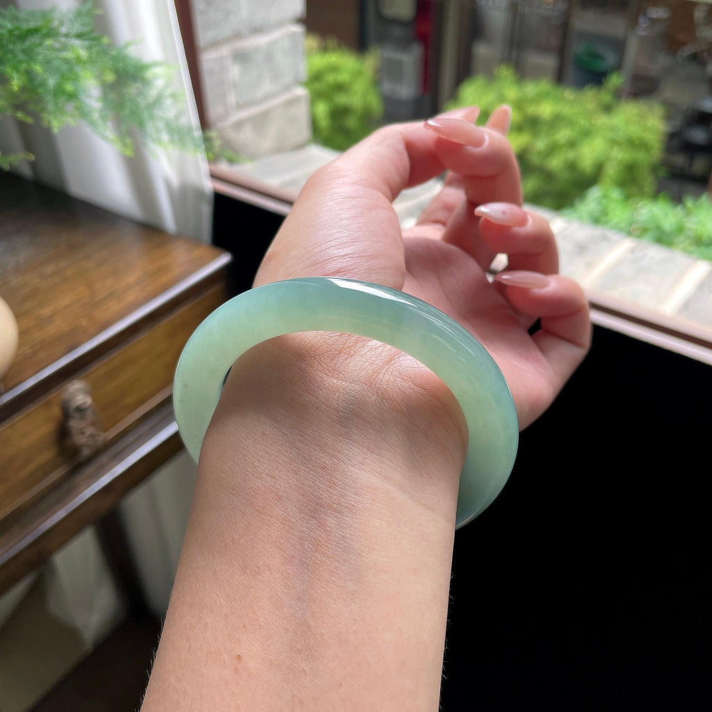 大圈口 糯冰种油青色湖水绿圆条 58圈 天然缅甸A货翡翠（yc696436）