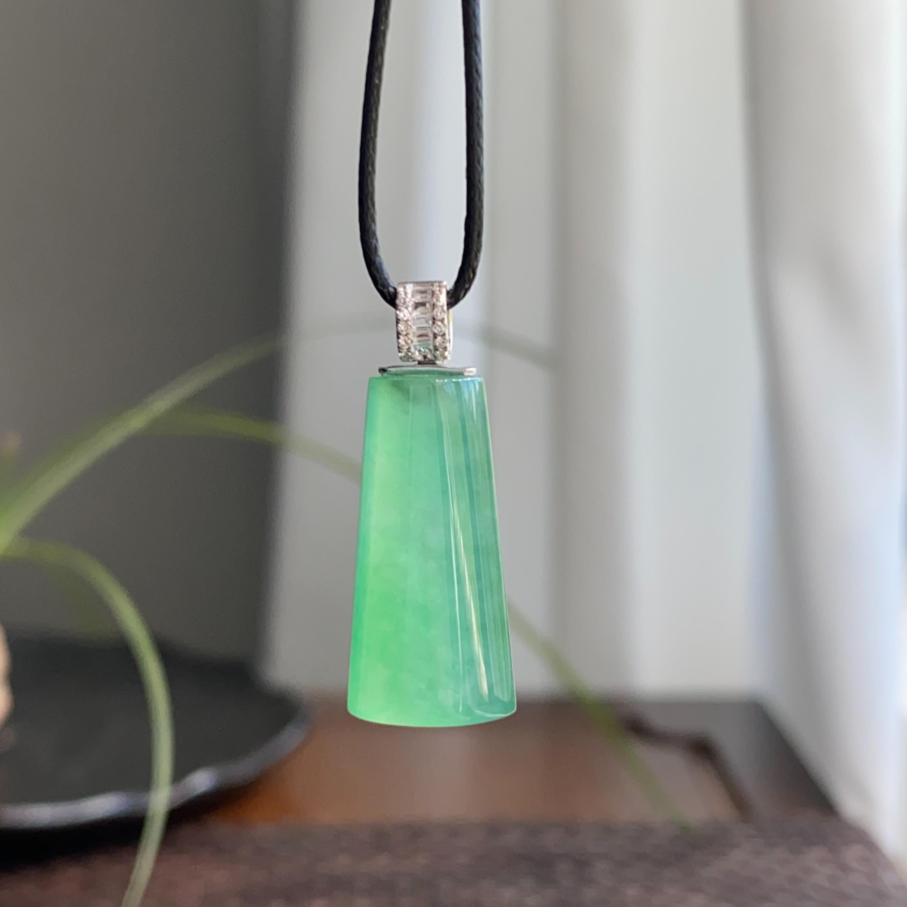 18k金钻镶冰种满绿无事牌吊坠（yc264958）