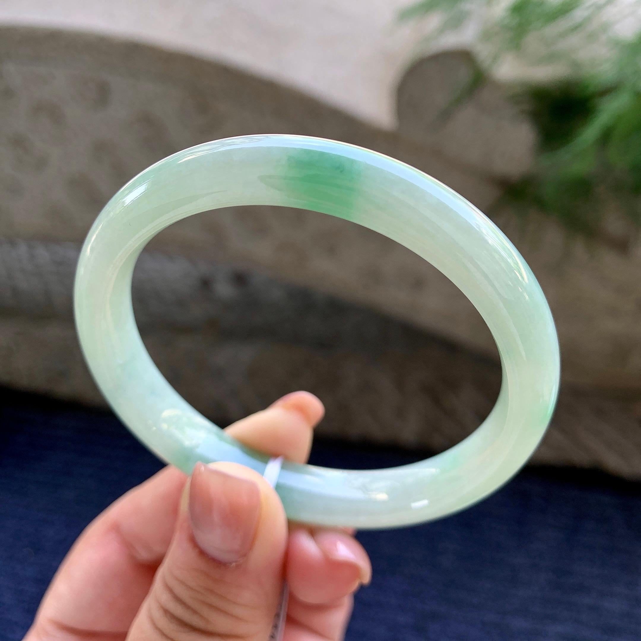 细糯种飘翠绿正圈平安镯 56圈口 天然缅甸A货翡翠（yc502583）