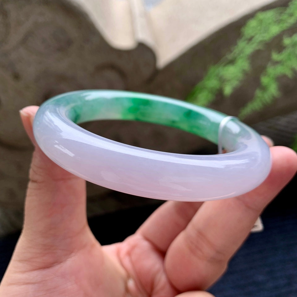 糯冰种紫罗兰飘绿圆条手镯（58.2mm）（yc165859）