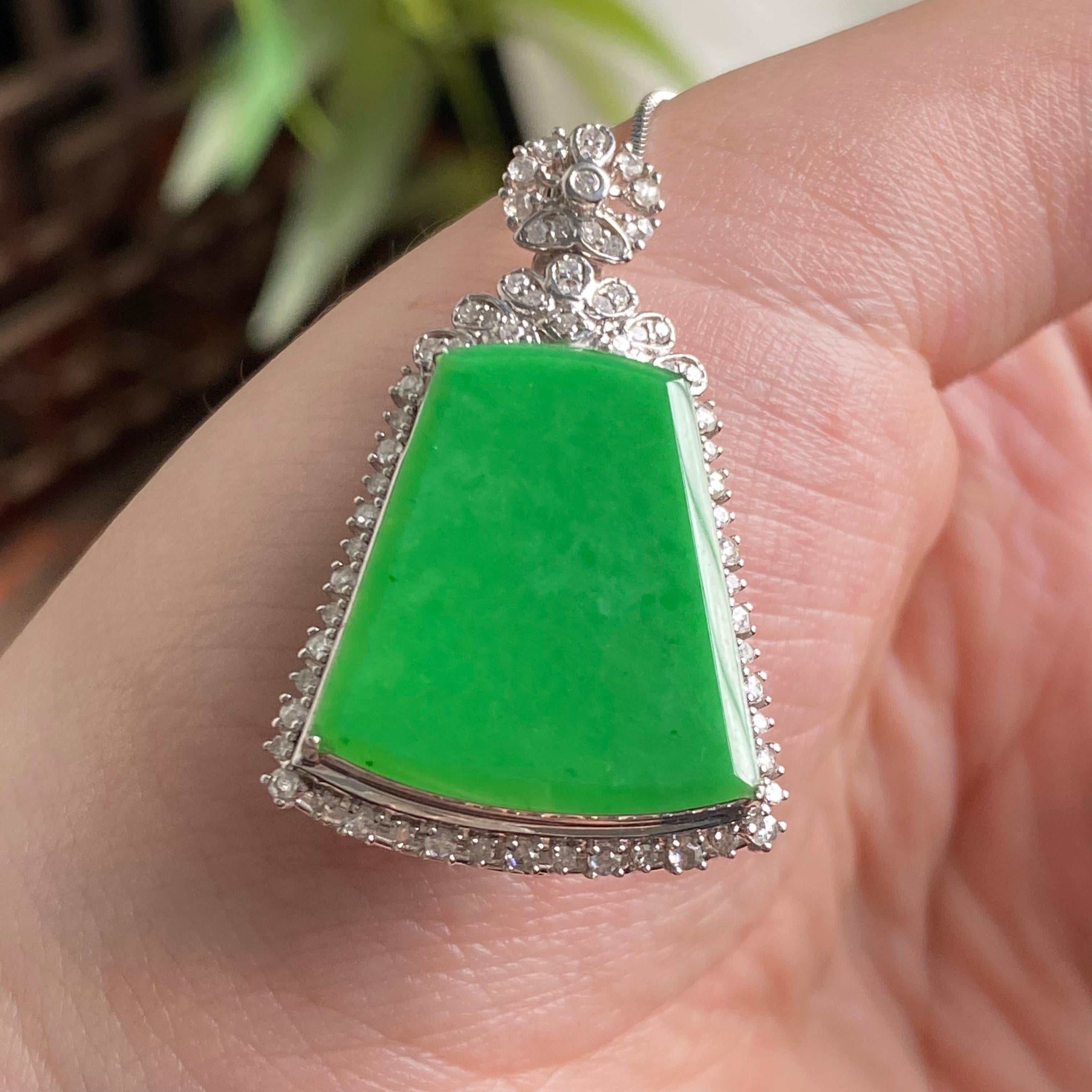 18k金钻镶冰种满绿无事牌吊坠（yc195123）