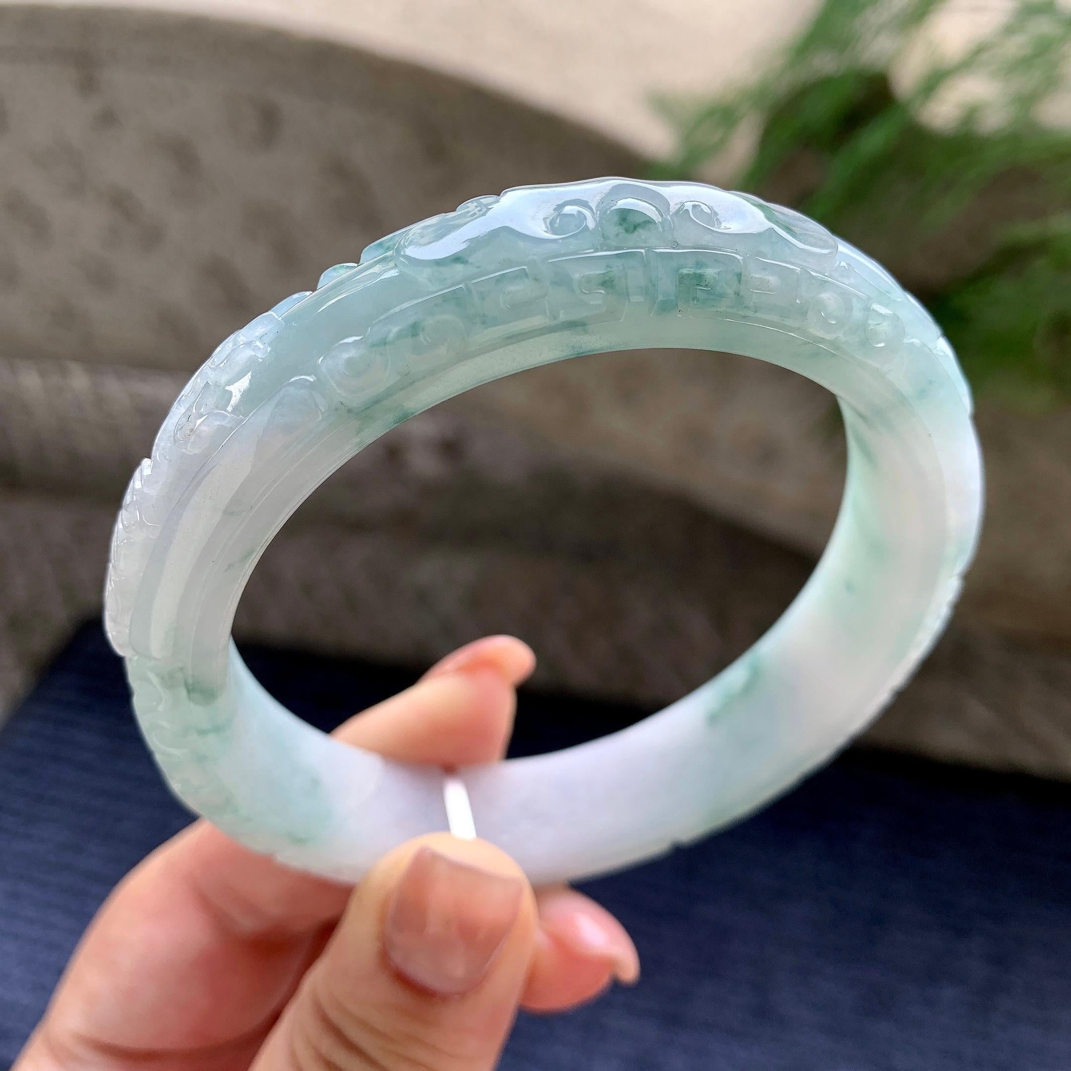 大圈口 细糯种飘蓝花正圈雕花手镯 61.6圈口 天然缅甸A货翡翠（yc522667）