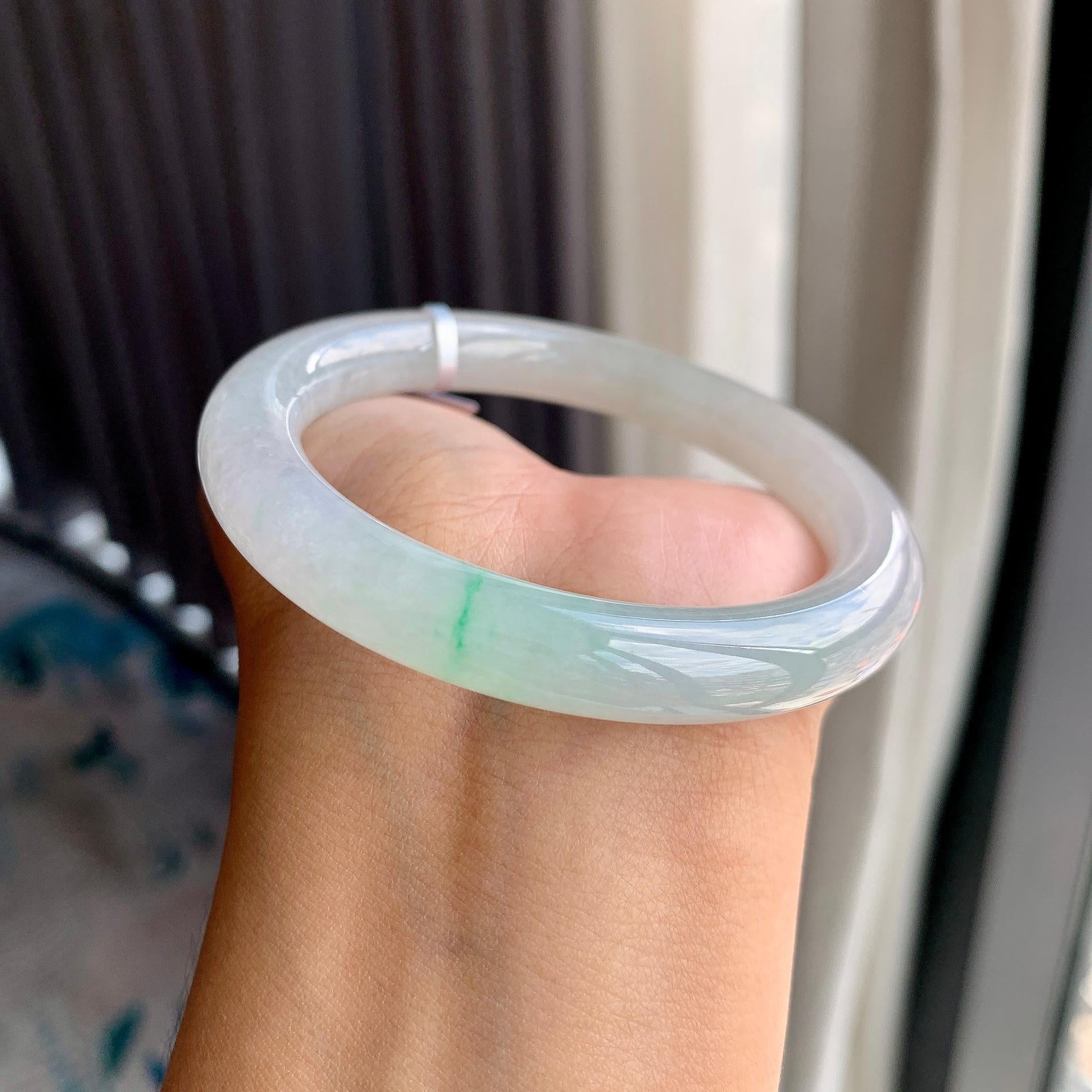 细糯种飘绿圆条手镯（54.5mm）（yc175909）