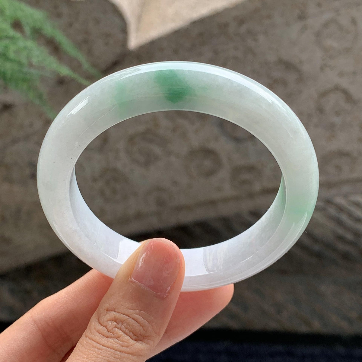 细糯种 白底青正圈平安镯 55圈 天然缅甸A货翡翠（yc701141）