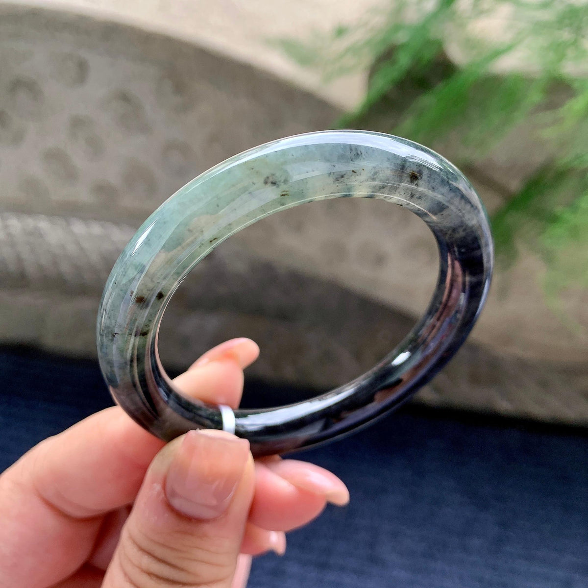 小圈口 细糯种乌鸡圆条手镯 50圈口 （yc537877）