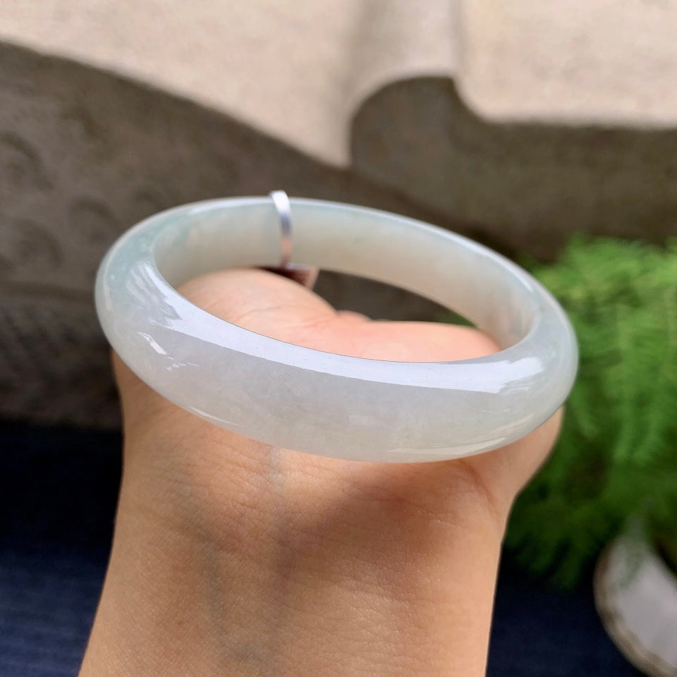 细糯种淡底色平安镯（55.8mm）（yc090097）
