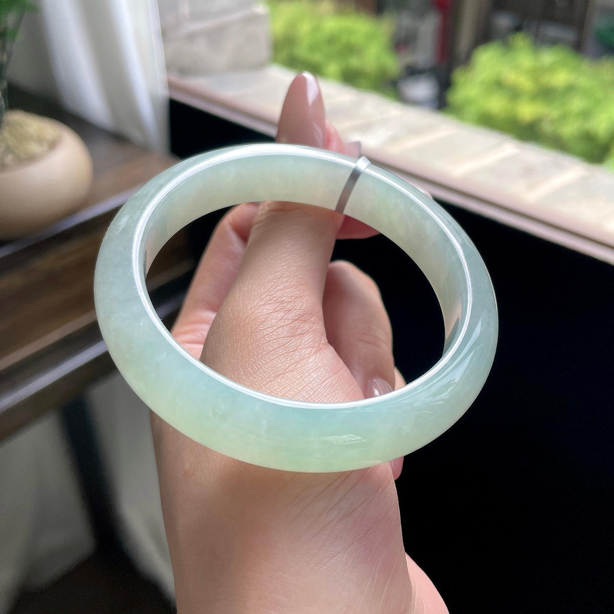 细糯种晴绿底葡萄肉正圈平安镯 56圈 天然缅甸A货翡翠（yc693161）