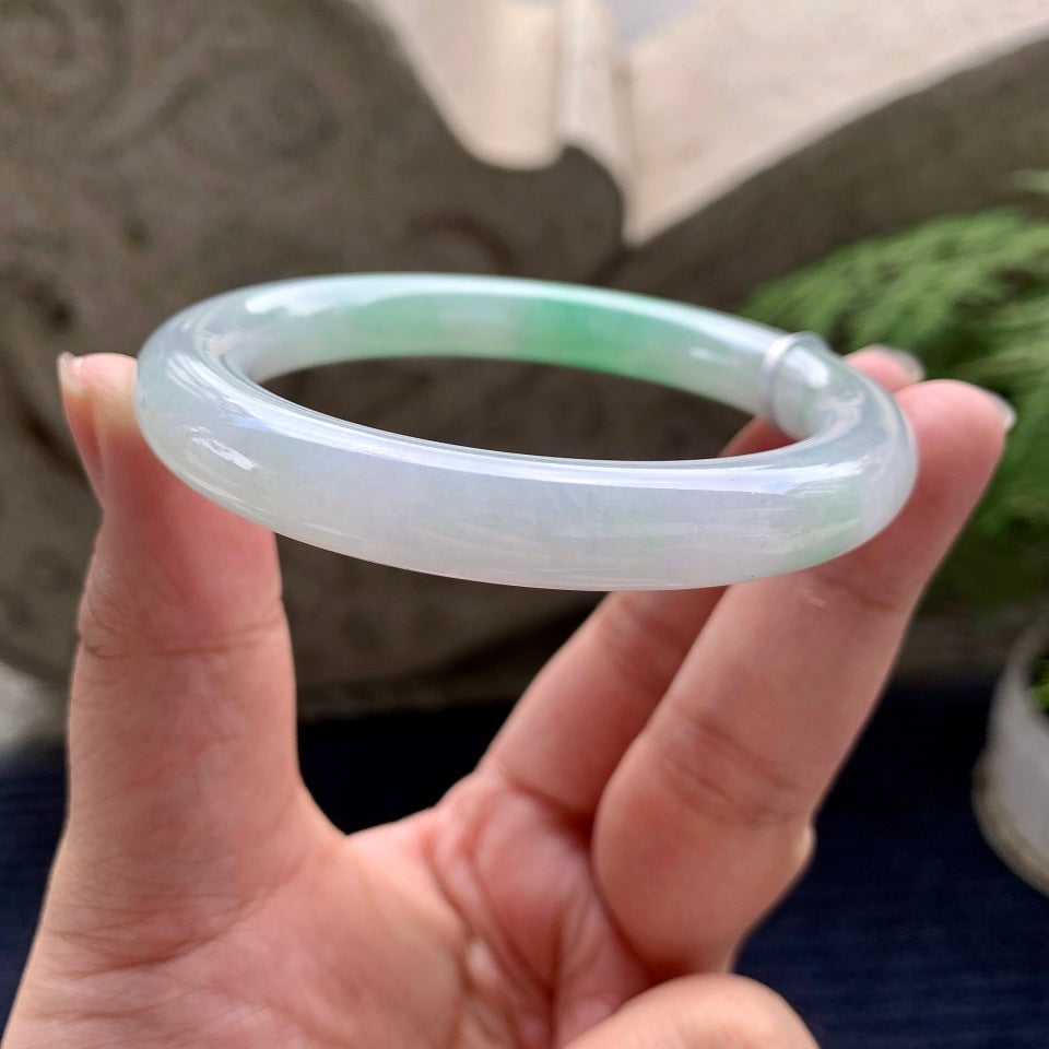 细糯种飘绿圆条手镯（57mm）（yc090547）