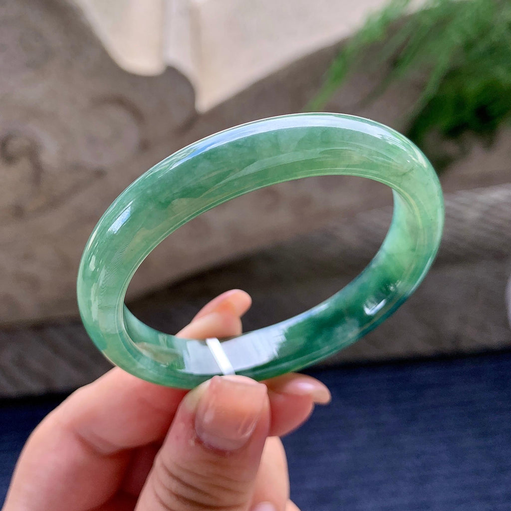 细糯种油青飘绿花贵妃手镯 53.6圈口 （yc536172）