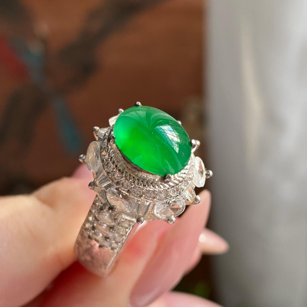 冰种阳绿椭圆戒面裸石（yc235008）