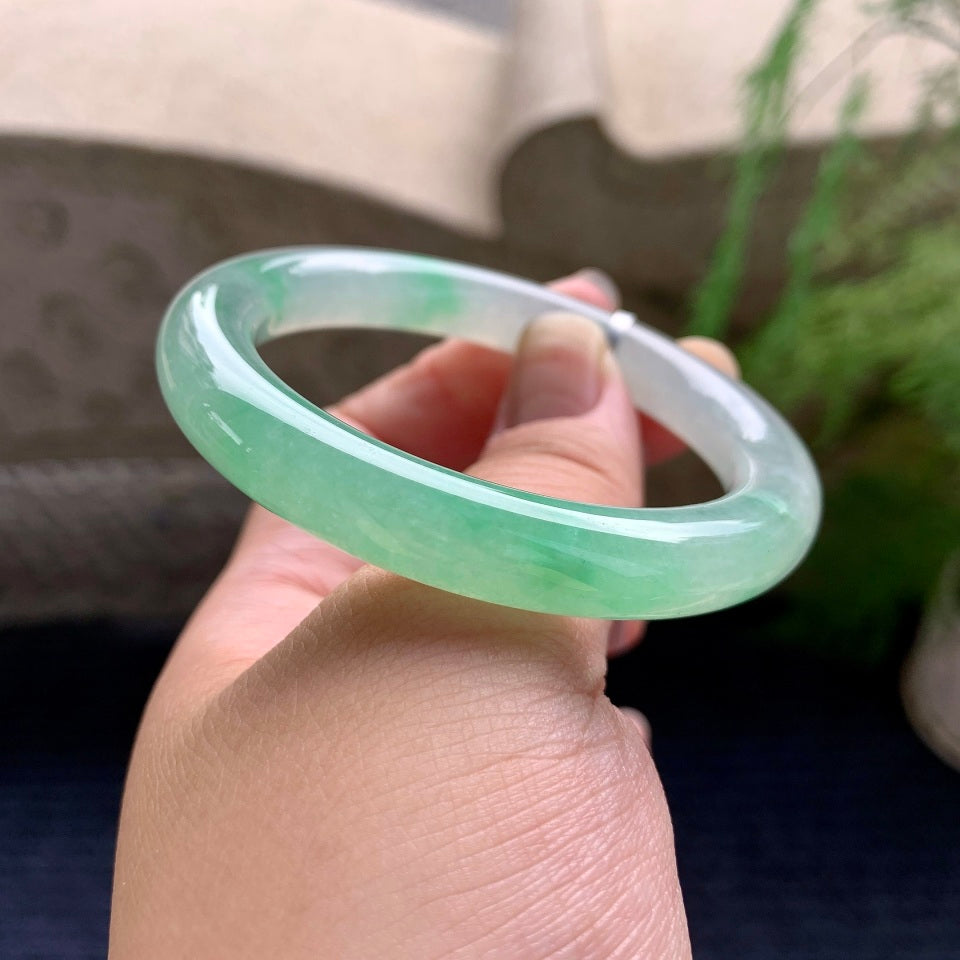 糯冰种飘绿圆条手镯（52mm）（yc173914）