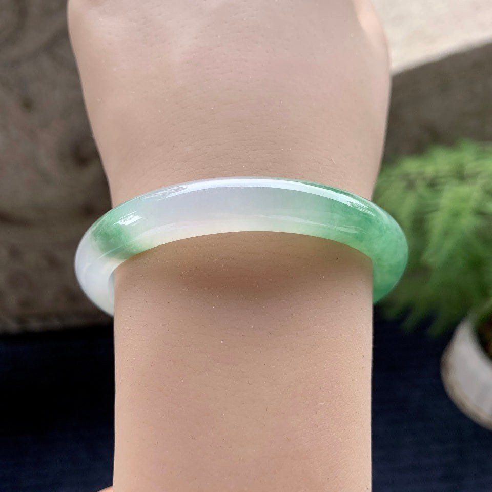 糯冰种飘花贵妃手镯（52.8mm）（yc090939）