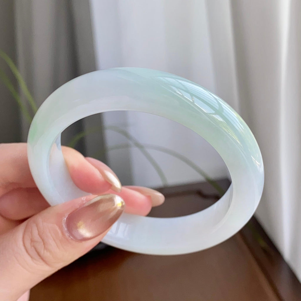 细糯种淡晴底飘金丝阳绿平安镯（55圈）（yc258187）