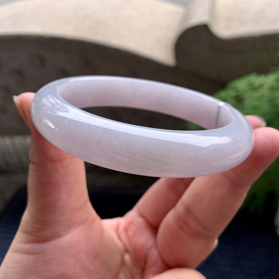 细糯种淡粉底平安镯（63.3mm）（yc101932）