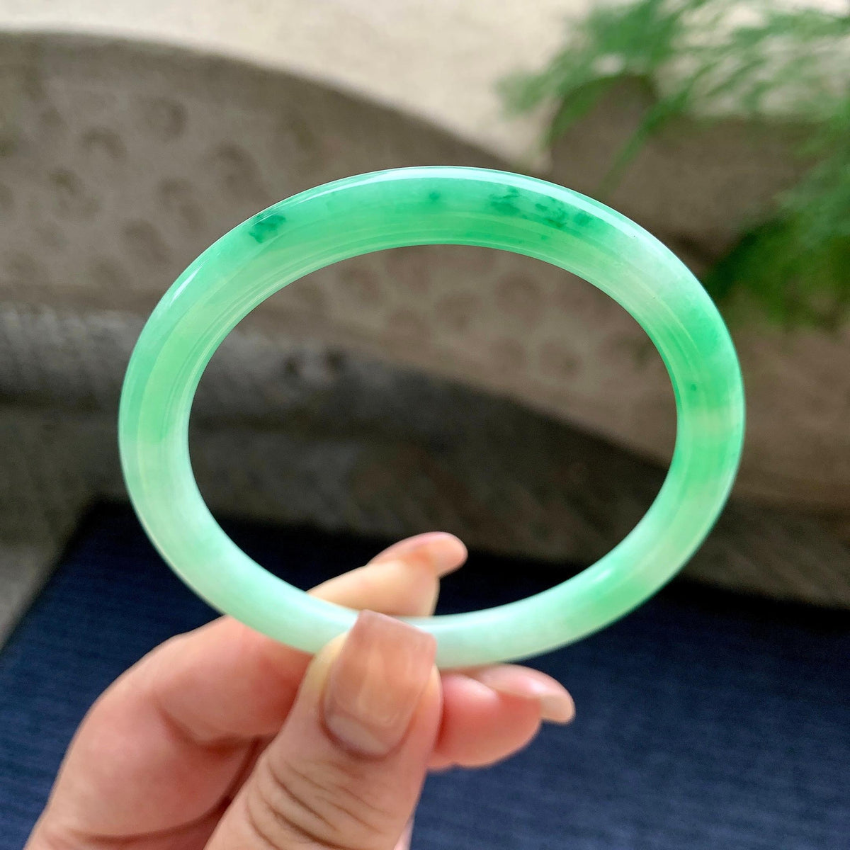 细糯种飘翠绿圆条手镯 56.8圈口 天然缅甸A货翡翠（yc701161）