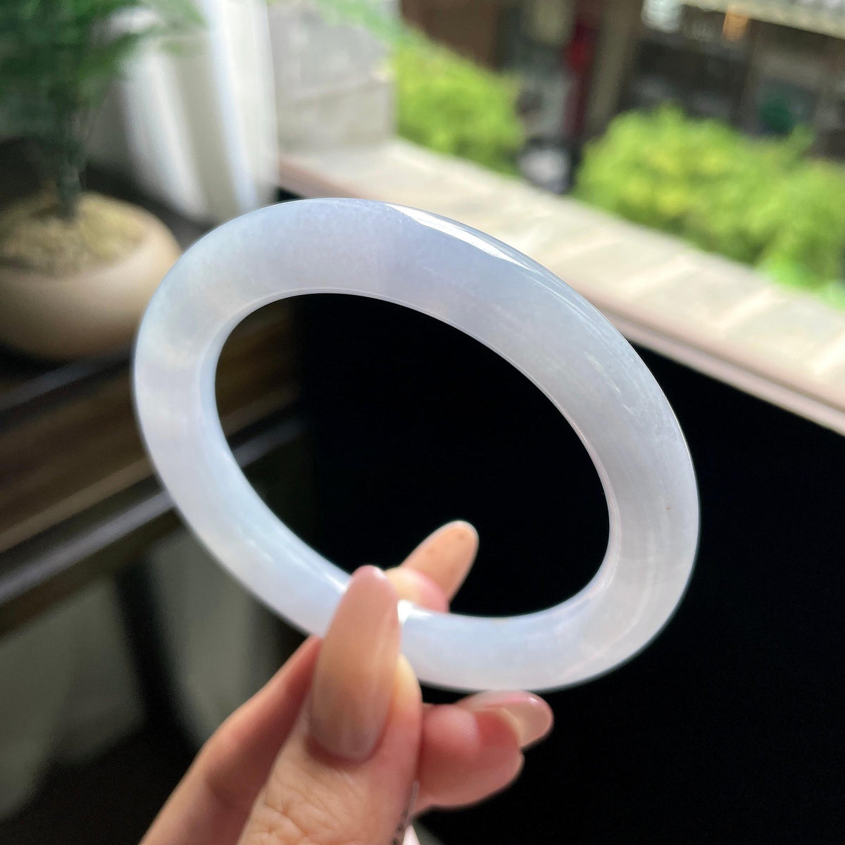 细糯种冰蓝底圆条美人条 54圈 天然缅甸A货翡翠（yc693167）