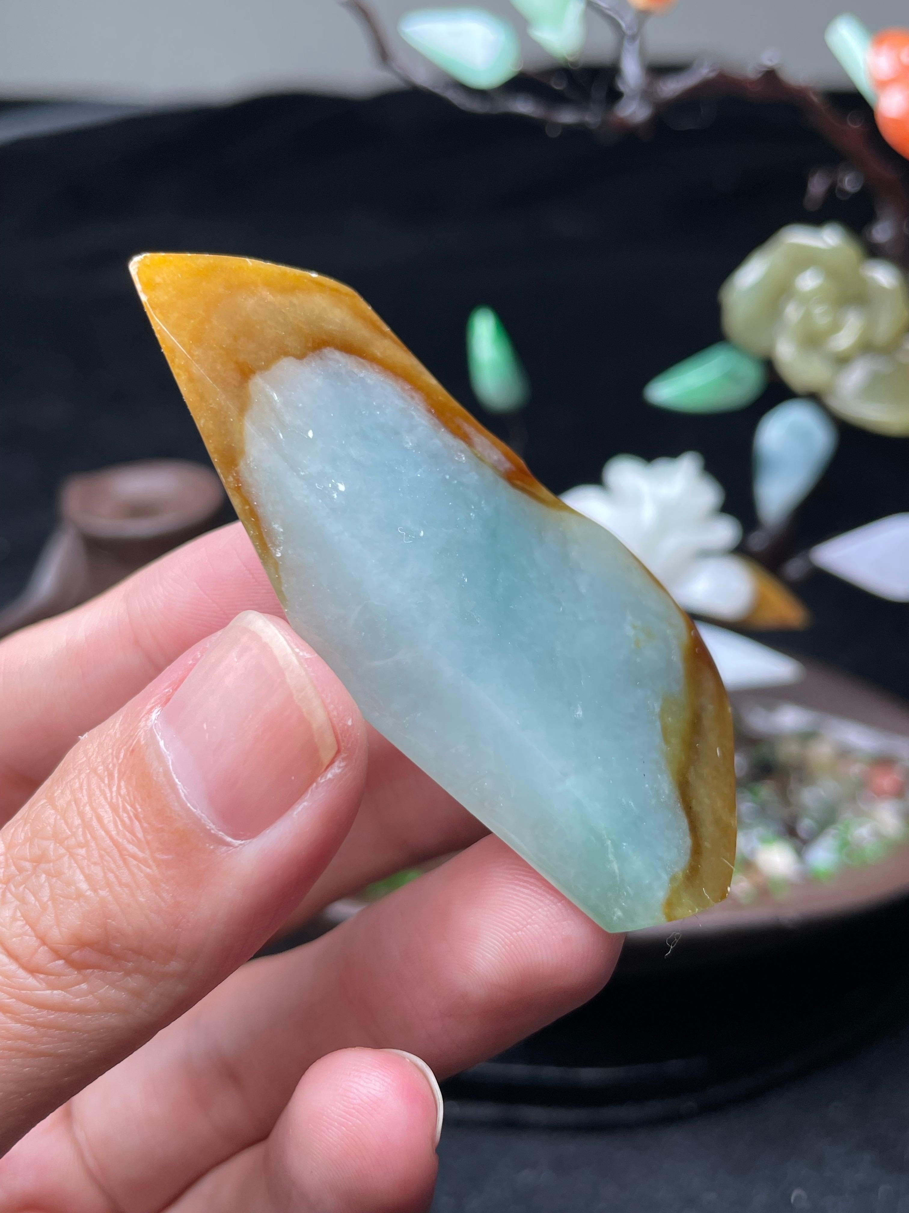 天然黄翡俏色片料（yc522628）