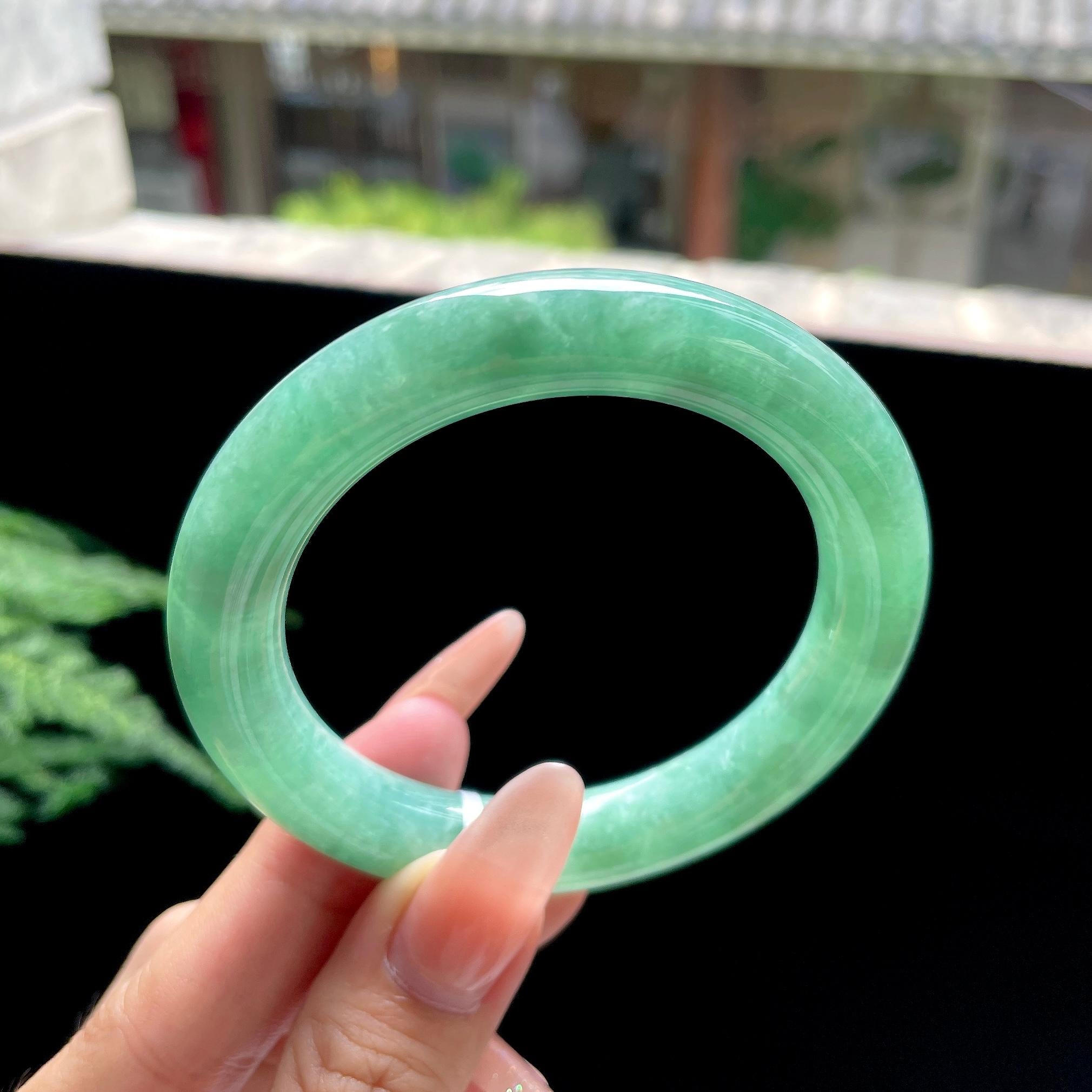 豆种满绿圆条 54.3圈口 天然缅甸A货翡翠（yc527798）