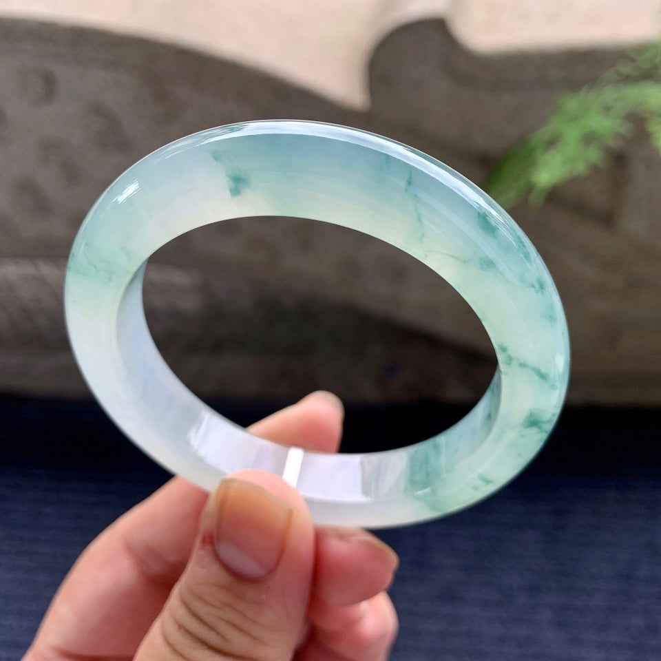 糯冰种飘蓝花平安镯（52mm）（yc169978）