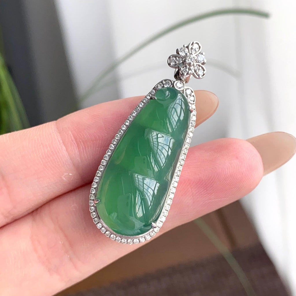 18k金钻镶冰种湖水绿福豆吊坠（yc250179）