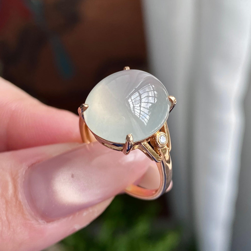 18k金钻镶冰种白月光蛋面戒指（yc235130）